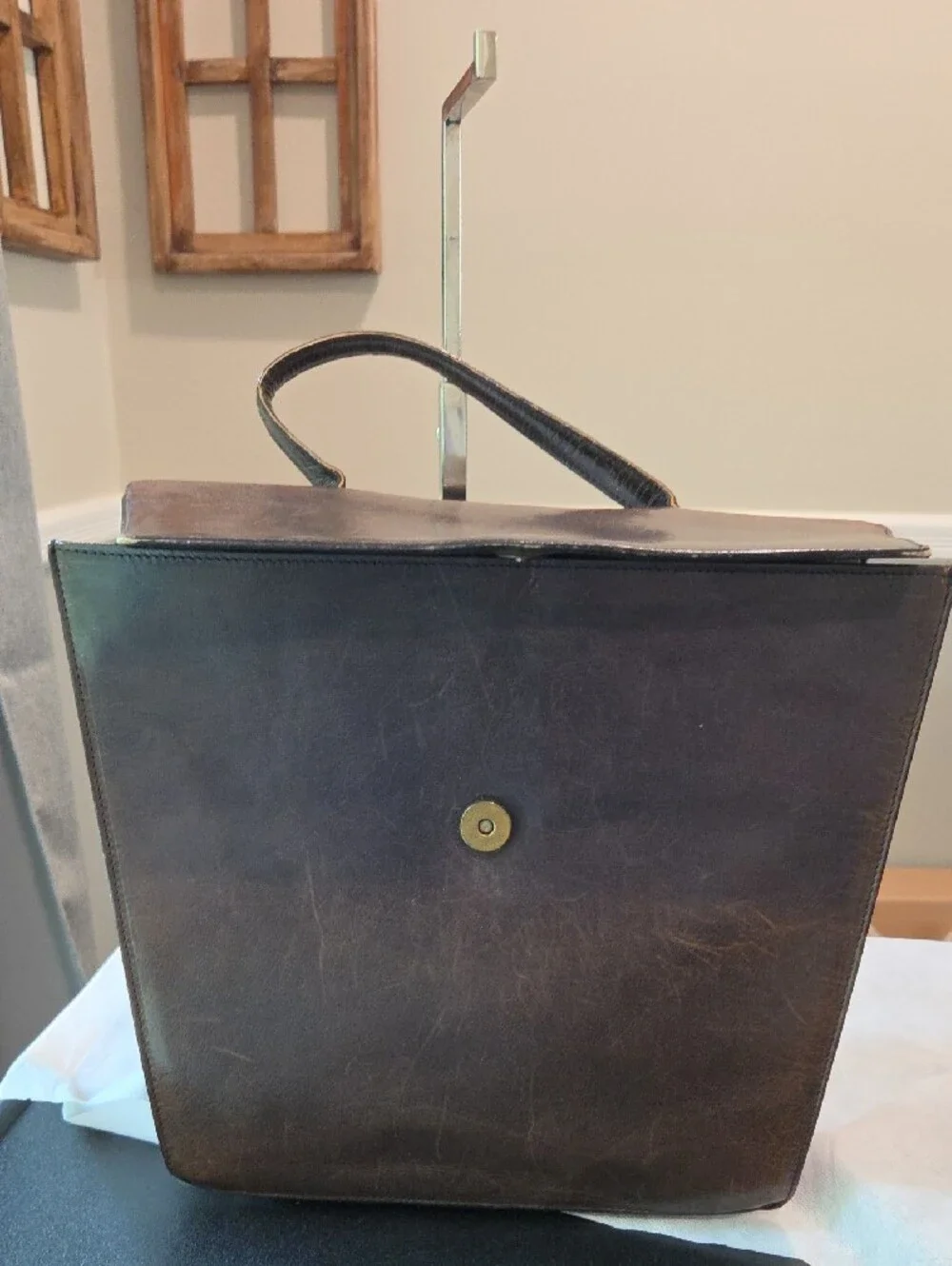 N/A minimalist brown